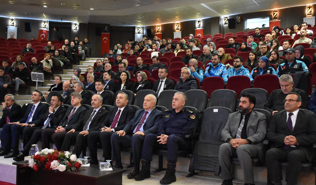 Trabzon'da 6 Şubat Kahramanmaraş merkezli depremlere ilişkin panel düzenlendi