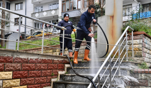 Ortahisar'dan camilerde Ramazan temizliği