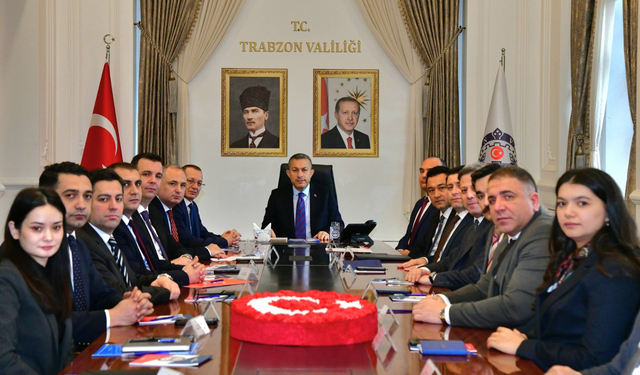 Vali Tahir Şahin’den Mülki İdare Amirlerine talimat: "Vatandaş odaklı hizmet önceliğimiz"