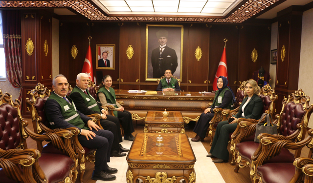 Yeşilay Trabzon Şubesi Başkanı Güner, Of Kaymakamı Eşref Akça’yı ziyaret etti
