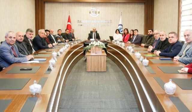 Bayburt Üniversitesi Kalite Komisyonu 2026 yılı ilk toplantısını gerçekleştirdi