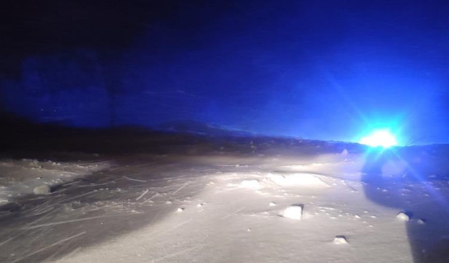 Eğribel Tüneli girişinde çığ düştü