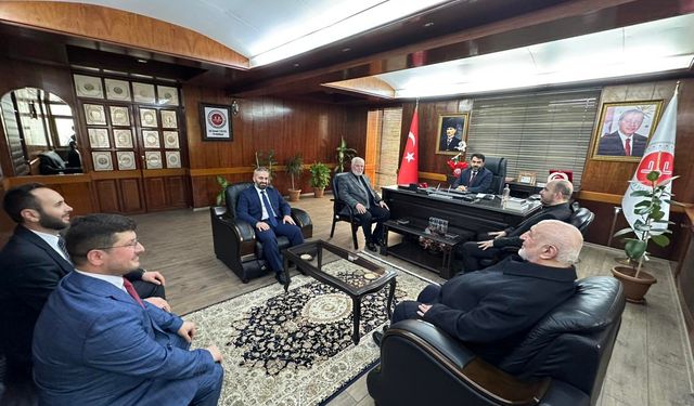 Mahalle muhtarı ve din görevlilerinden Müftü Çiçek’e nezaket ziyareti