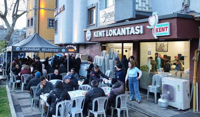 İlk iftar heyecanı Ortahisar'ın sofralarında yaşandı