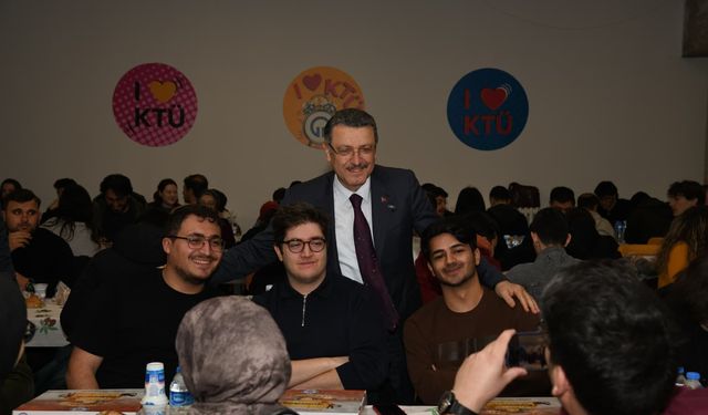 Başkan Genç, iftarını KTÜ gençleri ile yaptı!