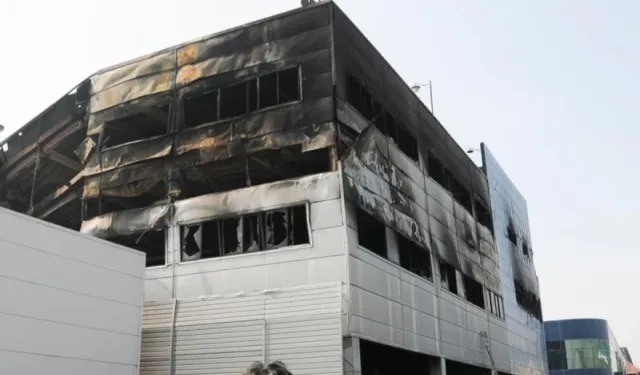 Fabrika yangınında 14 kişi  can verdi...