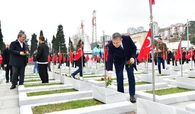 Trabzon Valisi Şahin şehitlik ziyaretinde bulundu