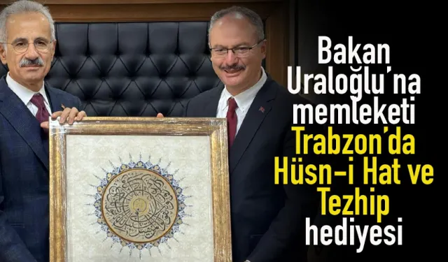 Bakan Uraloğlu'na Trabzon'da Geleneksel Sanat Eseri hediye edildi...