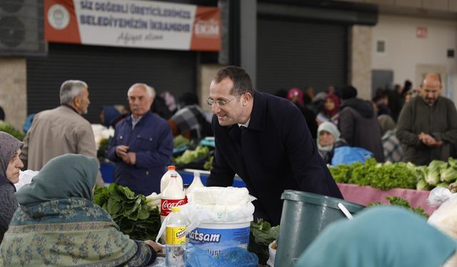 Başkan Ekim Salı Kadınlar Pazarı’nı Ziyaret Etti