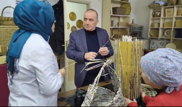 Samsun'da atık kağıtlar sanata dönüşüyor!