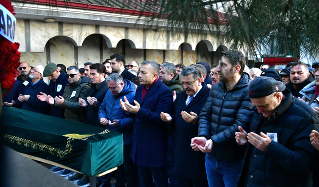 Trabzon Valisi Şahin, Sabri Demirkaya’nın cenaze namazına katıldı