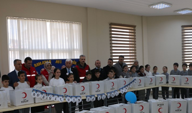 Of'ta ihtiyaç sahipleri için 300 gıda kolisi yardımı yapıldı