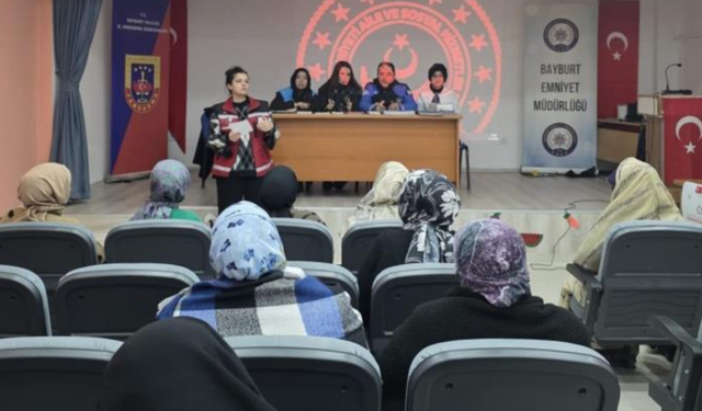 Bayburt Arpalı'da ‘Birlikte Güçlü Bir Aileyiz’ projesi veli ve öğretmenlere anlatıldı