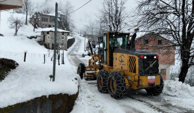 Rize’de 21 köy yolu kar nedeniyle ulaşıma kapalı bulunuyor