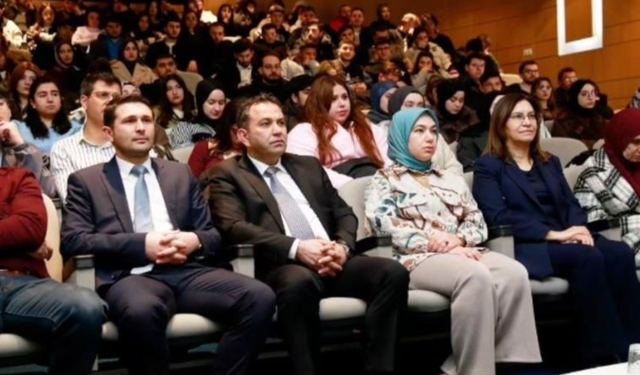 Bayburt’ta ‘Soykırım ve Kadın’ başlıklı panel düzenlendi