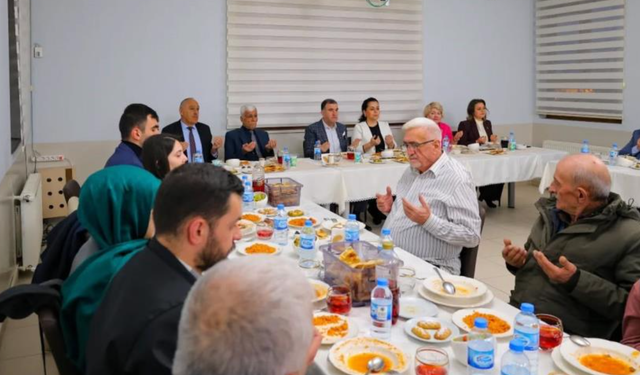 Bayburt’ta huzurevi sakinleriyle gönül sofrası kuruldu