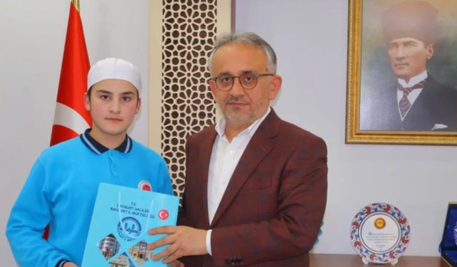 Bayburt'ta 7 ayda hafızlık eğitimini tamamladı