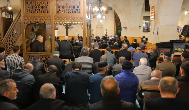 Bayburt'ta Kadir Gecesi Tarihi Ulu Camii’nde idrak edildi