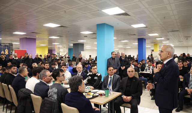 Trabzon’da gençlerle aynı sofrada ramazan buluşması...