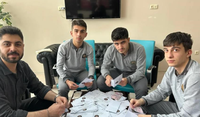 Bayburt Anadolu İmam Hatip Lisesi öğrencilerden ihtiyaç sahiplerine destek