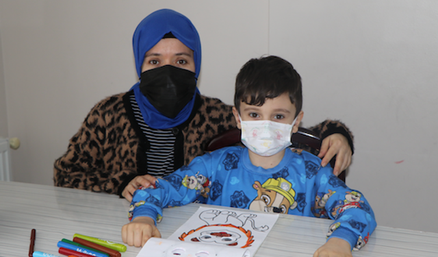 Lösemi hastası Muhammet Emin, tedavi sonrası ablasına kavuşup oyun oynamak istiyor