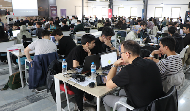 Samsun'da TUA tarafından yapılan Astro Hackhaton yarışması başladı