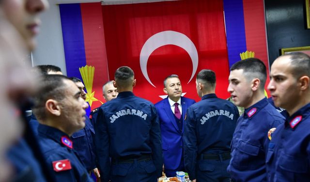 Trabzon Valisi, iftarını Jandarma Komutanlığında yaptı