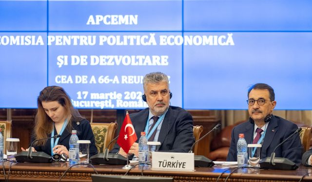 Yılmaz Büyükaydın dijital dönüşüm zirvesinde söz aldı