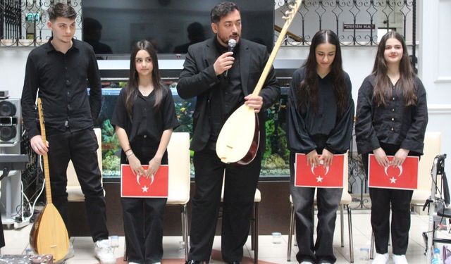 Lise öğrencileri koroyla milli ve manevi değerlerle buluşuyor