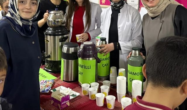 Aydıntepe'de öğrencilerden çay festivali