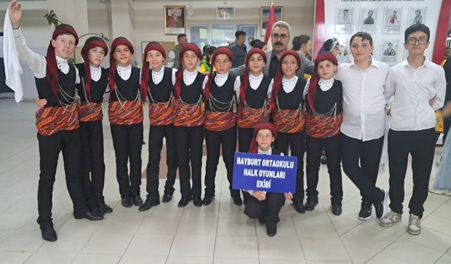 Bayburt Ortaokulu halk oyunlarında Türkiye beşincisi oldu