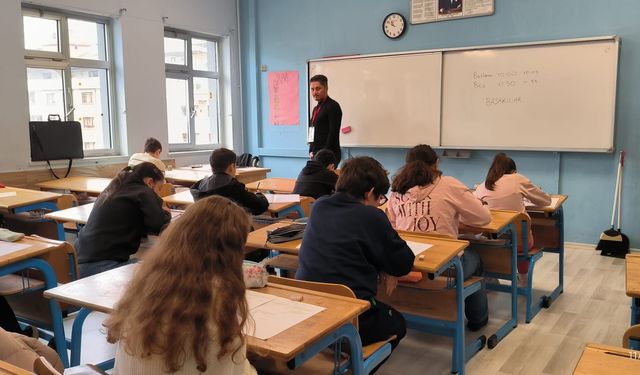 Bener Cordan Ortaokulu’ndan 122 öğrenci UAMO’da yarıştı