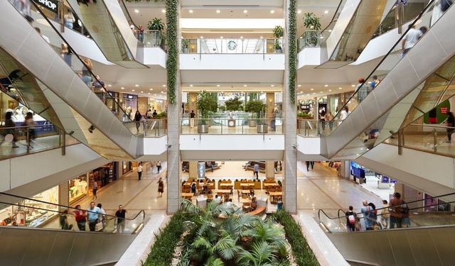 Ünlü AVM'ye  yaş sınırı  getirildi!