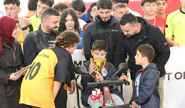 DMD hastası Berkay ve Eren kardeşlere futsal turnuvası ile umut oldular