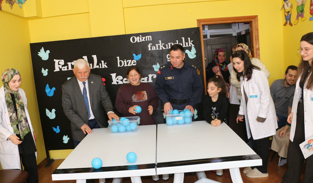 Of'ta Dünya Otizm Farkındalık Günü kutlandı