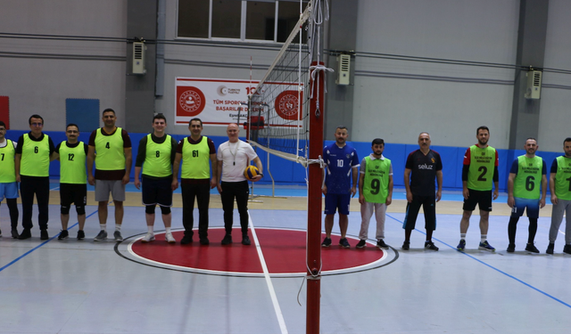 Of Kaymakamlığı Bahar Voleybol Turnuvası başladı!
