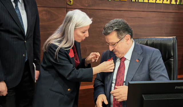 Trabzon’da meclis kırmızı kalplerle farkındalık oluşturdu!