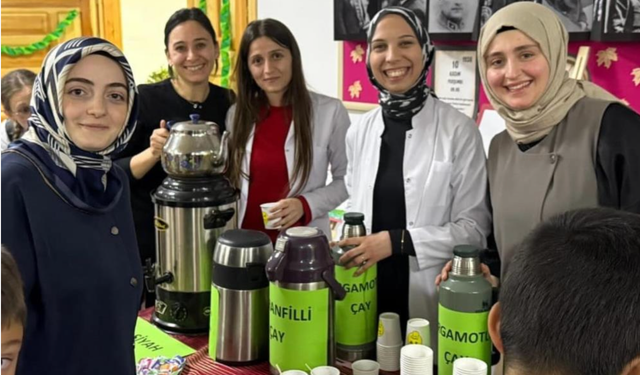 Aydıntepe'de öğrencilerden çay festivali