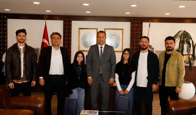 Başkan Ekim, Ortamahalle’yi Geleceğe Taşıyan Öğrencilerle Bir Araya Geldi!