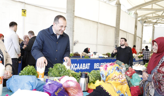 Başkan Ekim esnaf ve vatandaşlarla bir araya geldi