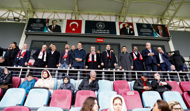 Şampiyon Sebat Kupasını Sezonun Son Maçında Kaldırdı: Akçaabat 2. Lig Gururunu Yaşadı