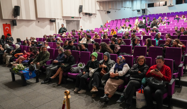 Trabzon'da tiyatro festivali coşkusu sürüyor!