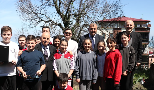 Trabzon'da ortaokul öğrencileri okullarında sürdürülebilir tarımı öğreniyor