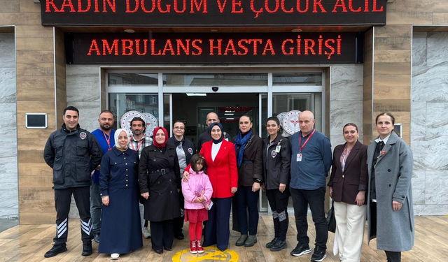 AK Kadınlardan Minik Yüreklere 23 Nisan Sevinci