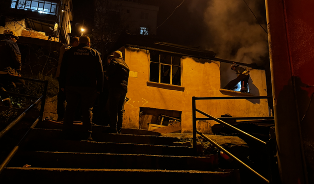 Ordu'da yangın: 2 katlı ev kullanılamaz hale geldi