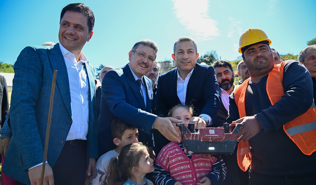 Başkan Genç temel atma töreninde konuştu! "Camiler toplumsal birlikteliğin merkezidir..."