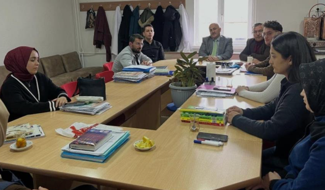 Bayburt Aydıntepe’de öğretmenlerle öz değerler konuşuldu