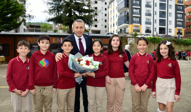 Vali Şahin’den Söğütlü’de okul ziyareti