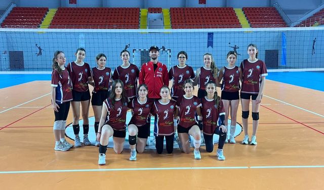 Trabzon’un Şampiyonu Bordo Mavili Genç Sultanlar Türkiye sahnesine çıkıyor!