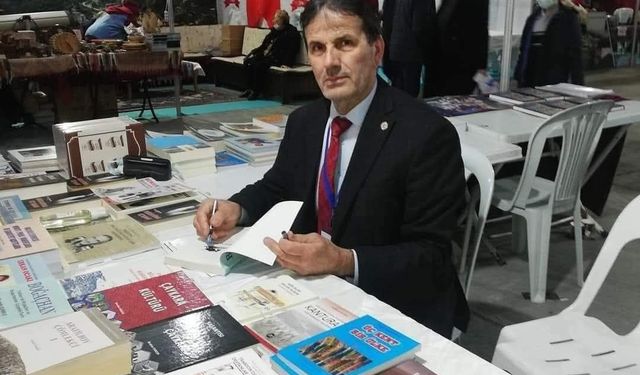 13 Yıllık Emek Okuyucuyla Buluştu: Mustafa Durmuş’tan Trabzon’un Hafızasına Işık Tutan Eser